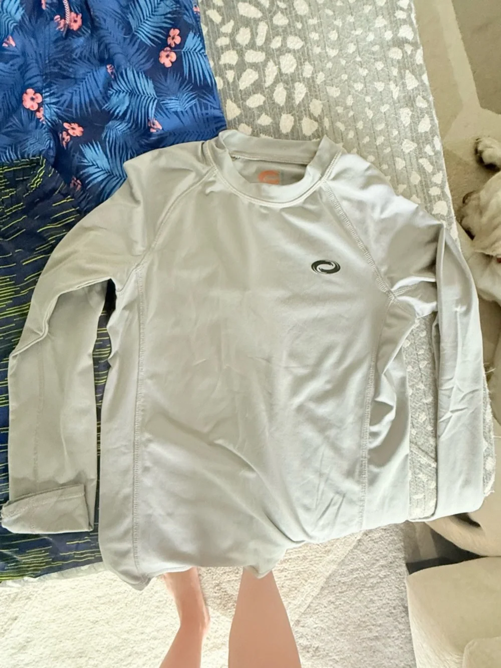 K120- (5) swim trunks Eddie Bauer Kids Swim Set - (1) Gray Rash Guard